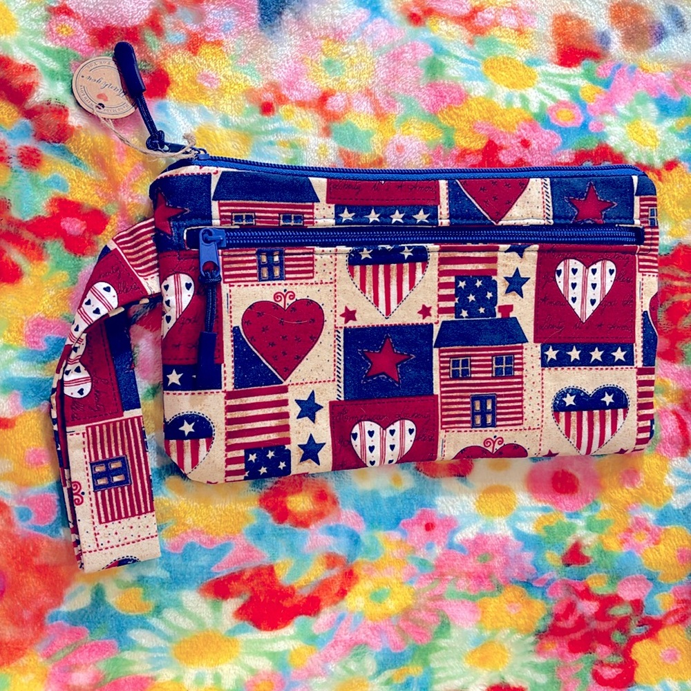 Wristlet purse